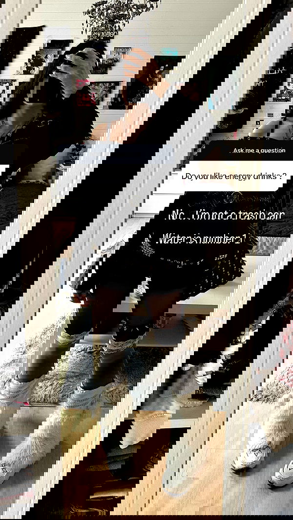 evameganosova image ~ Altpins