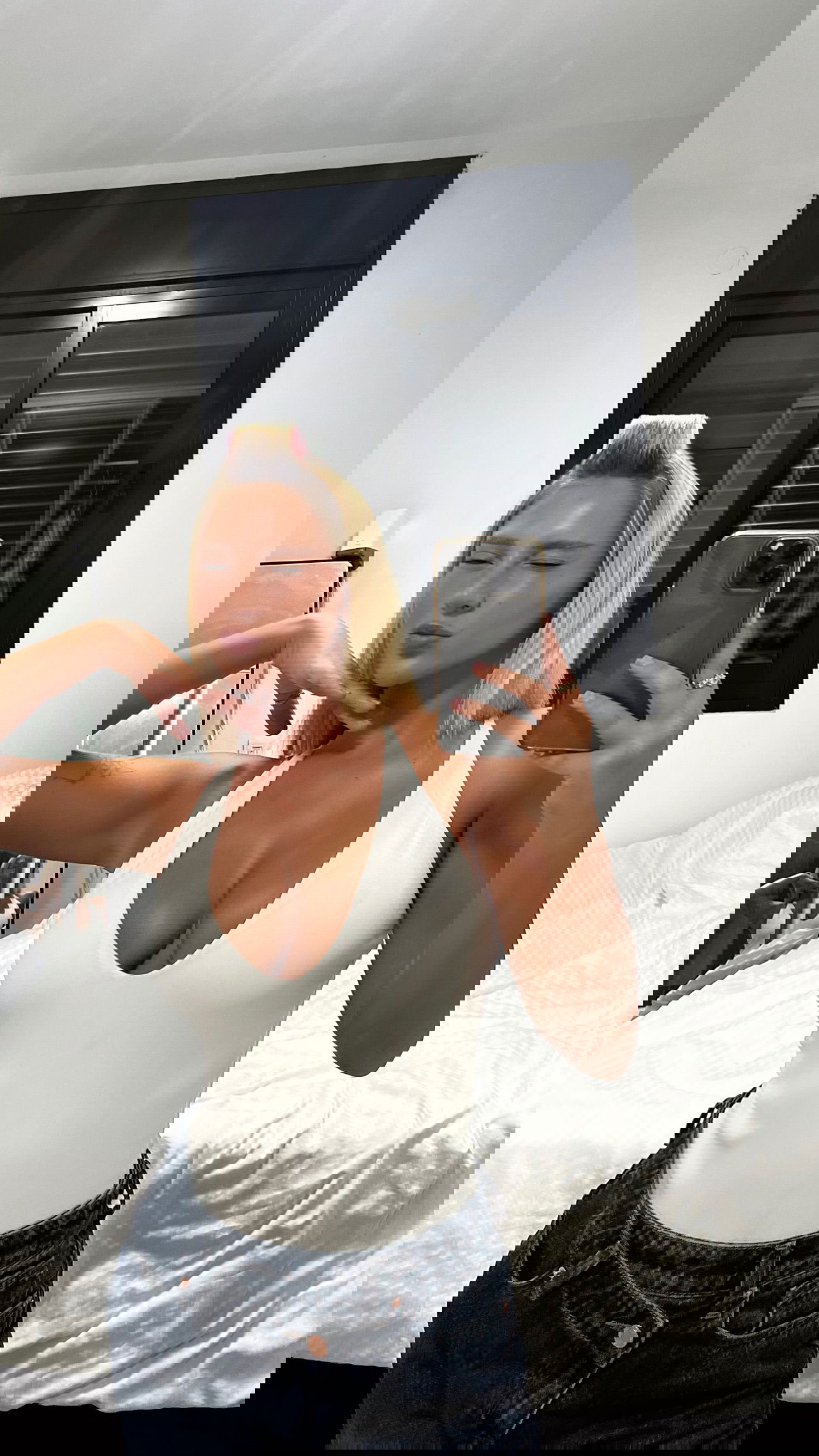 eve__sahar instagram image archive image