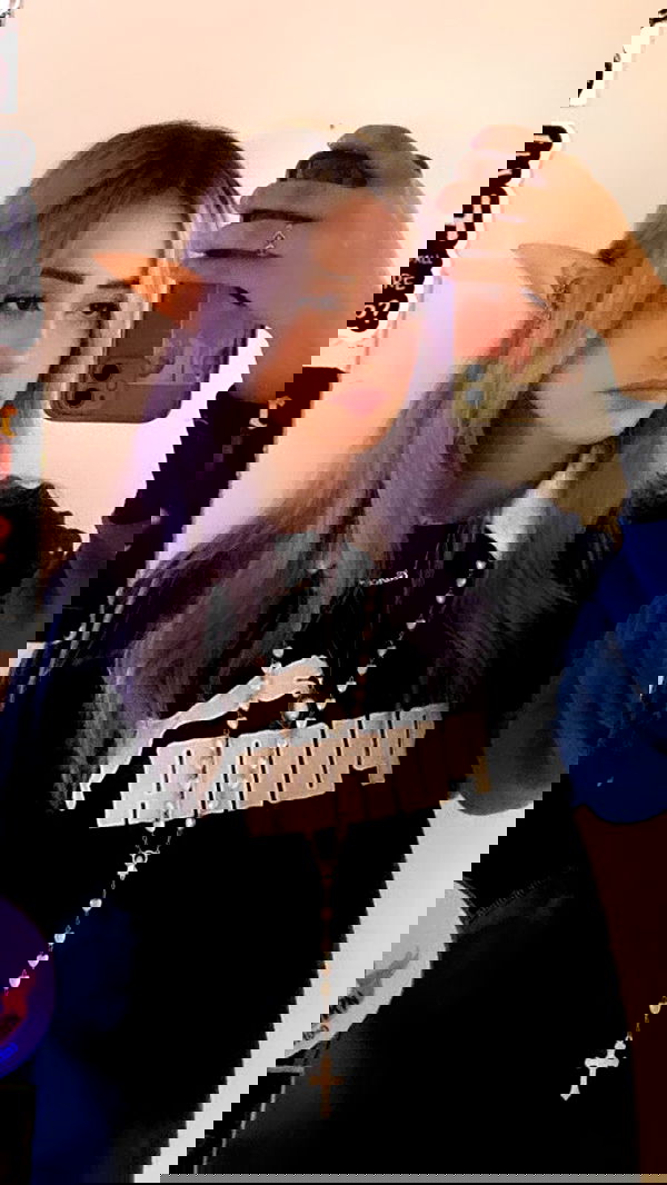 feelbetterinmysweater feelbetterinmysweater archive image