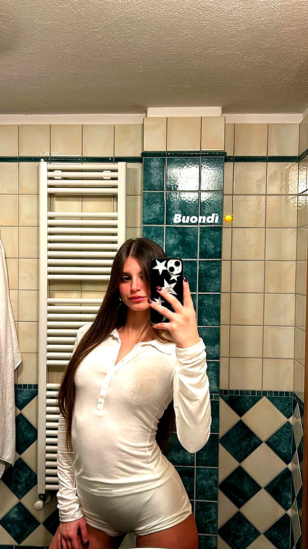 giulia.monico instagram image archive image