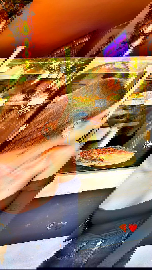 giuliahere giuliahere archive image