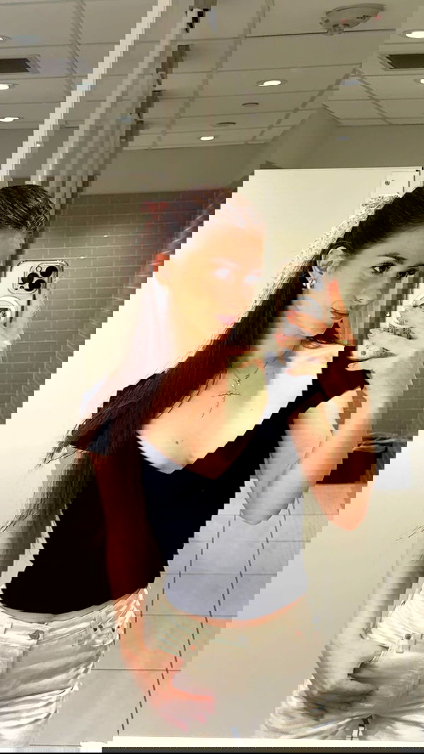 giuliahere giuliahere archive image