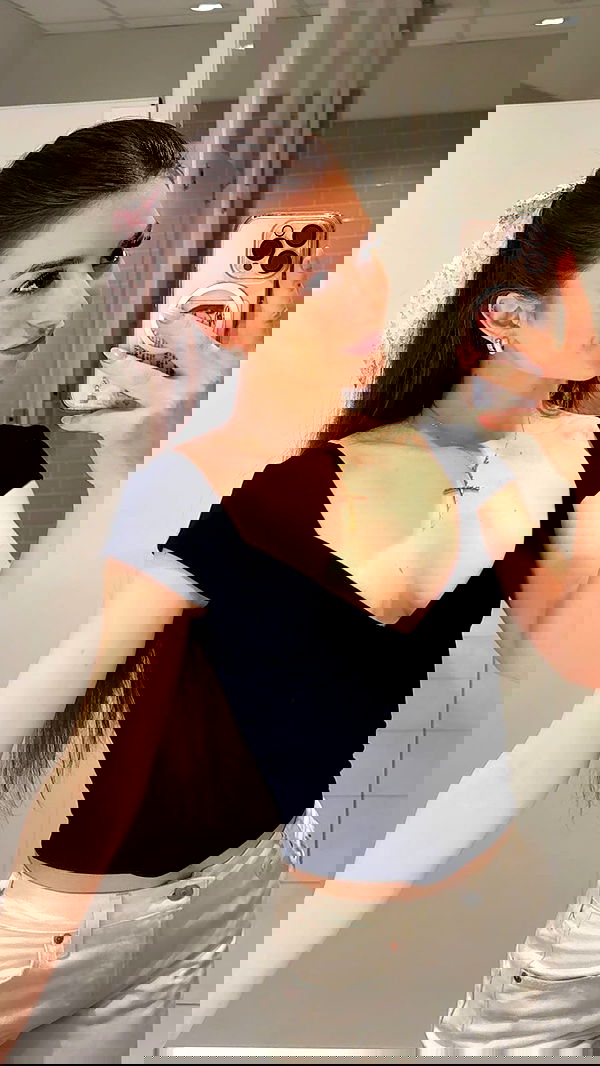 giuliahere giuliahere archive image