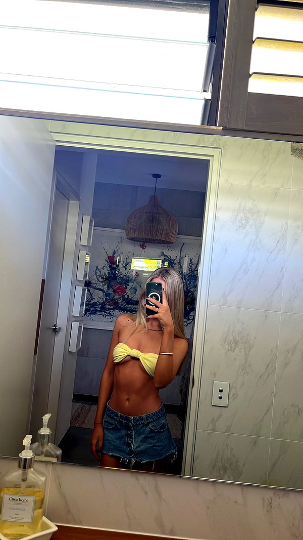 harrietross_ instagram image archive image