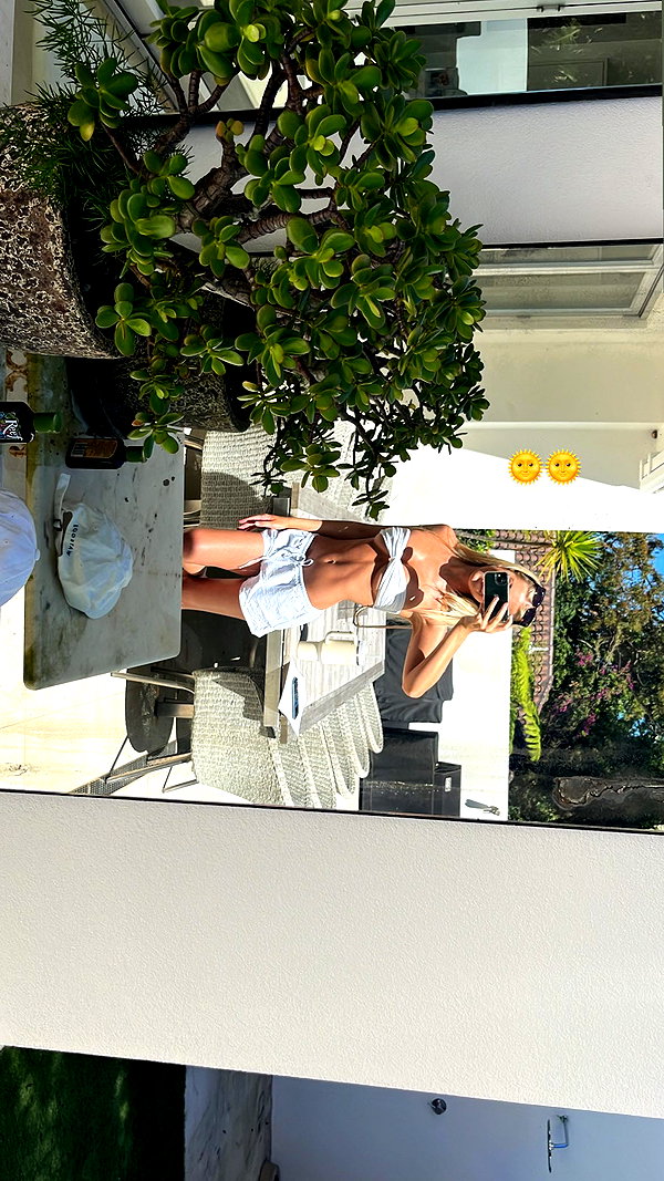 harrietross_ instagram image archive image