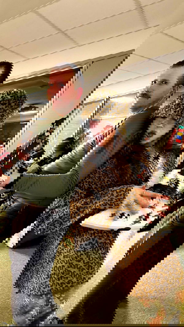 haylujan image ~ Altpins