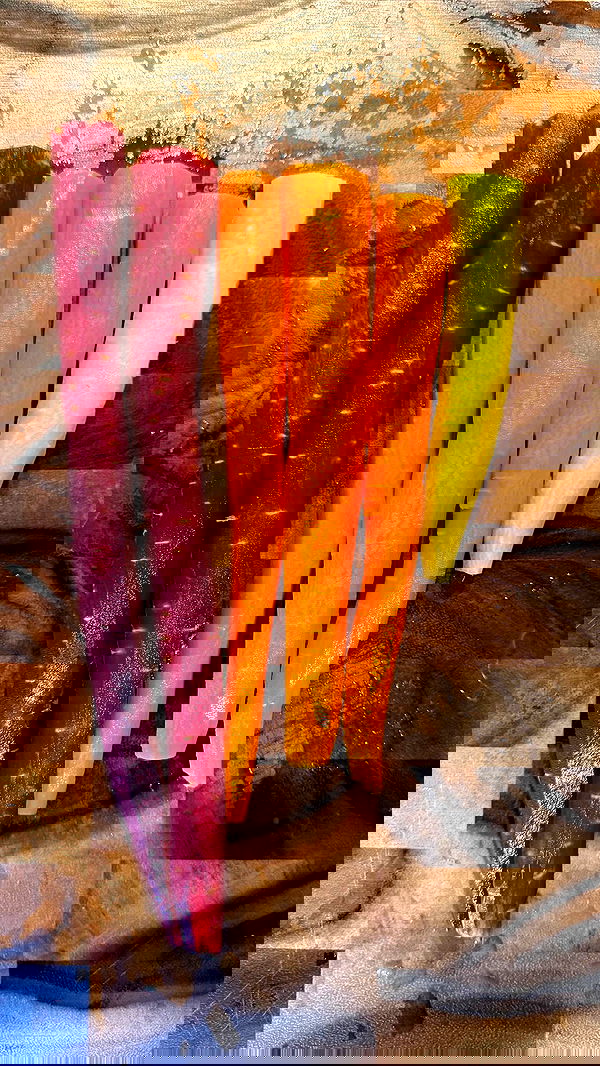 haylujan image ~ Altpins