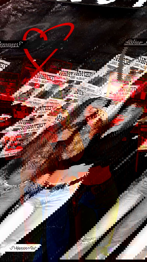 holllly.molly holllly.molly archive image