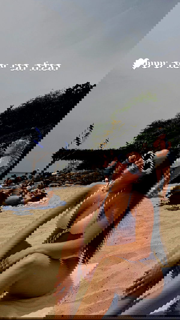 holllly.molly holllly.molly archive image