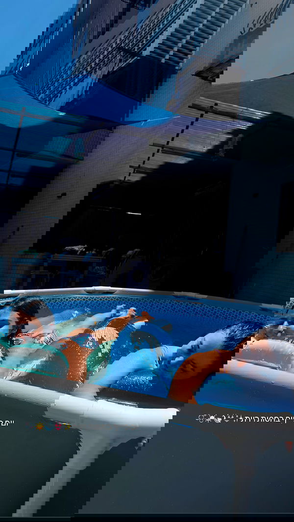 holllly.molly holllly.molly archive image