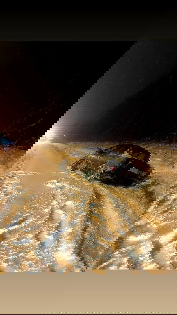 howeversnowy howeversnowy archive image