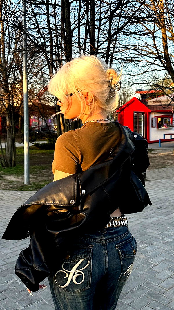 im_katesi instagram image archive image
