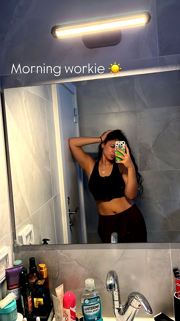 itsellerrrrrrr instagram image archive image
