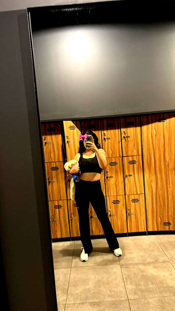 itsellerrrrrrr instagram image archive image