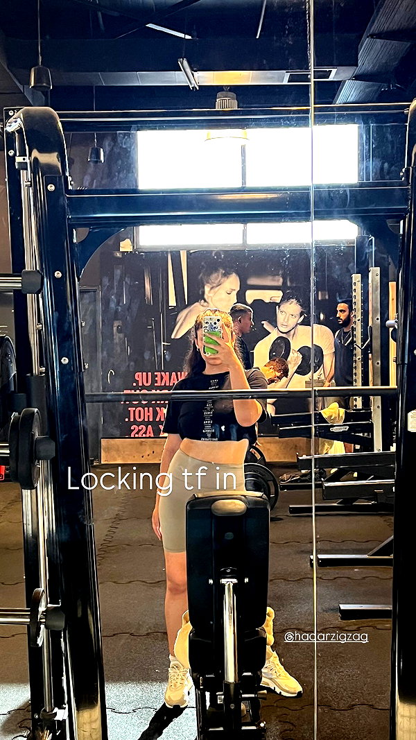 itsellerrrrrrr instagram image archive image