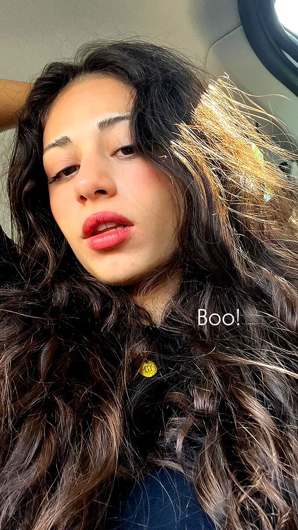 itsellerrrrrrr instagram image archive image