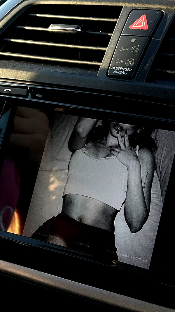 itsellerrrrrrr instagram image archive image