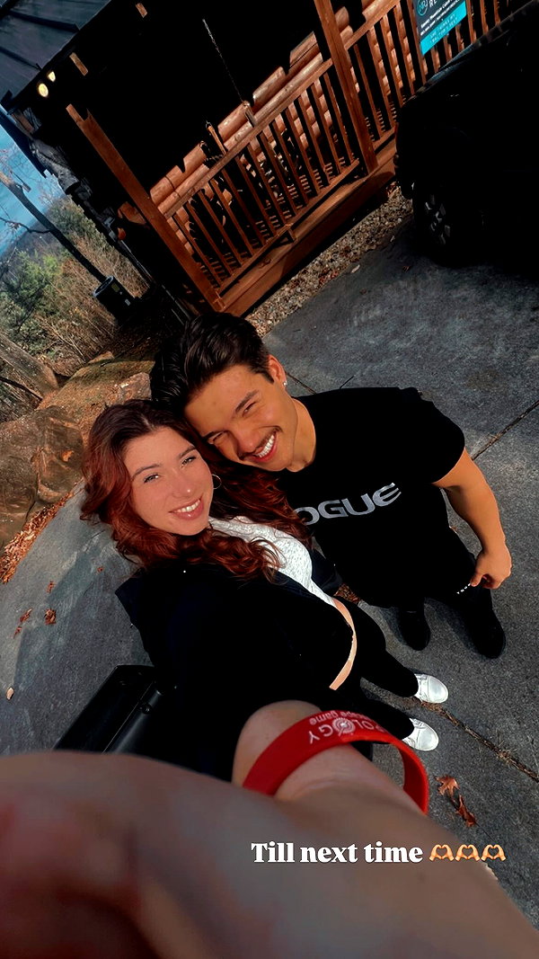 itsrebeka_19 instagram image archive image
