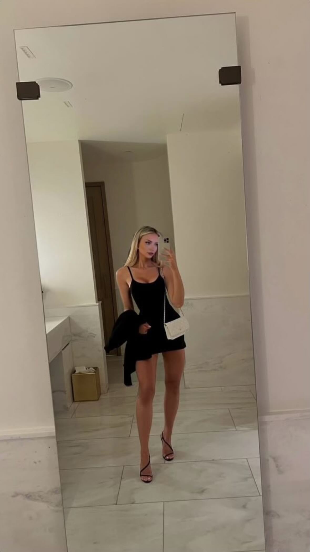 ivy.pavlova instagram image archive image