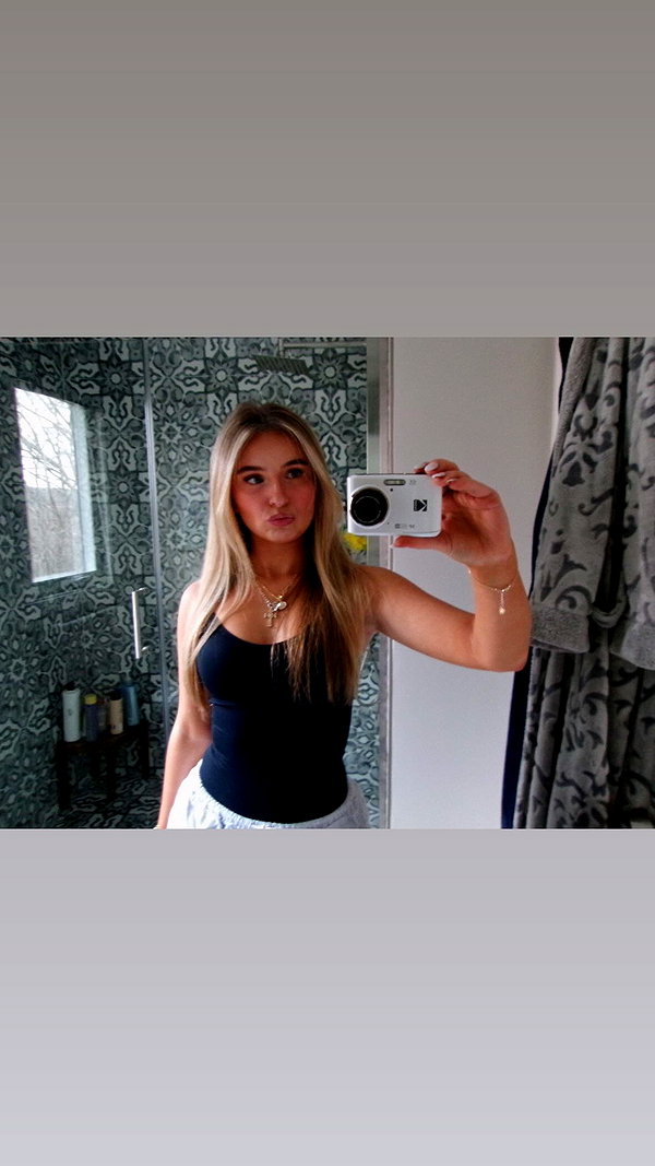 izabelawaniekk izabelawaniekk archive image
