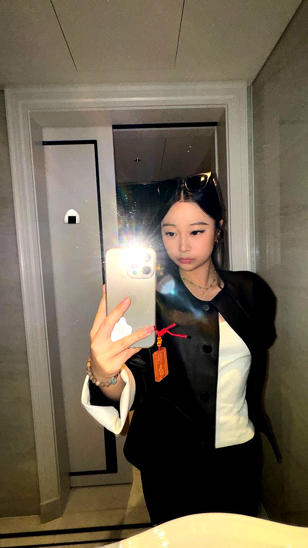 jjas.ding instagram image archive image