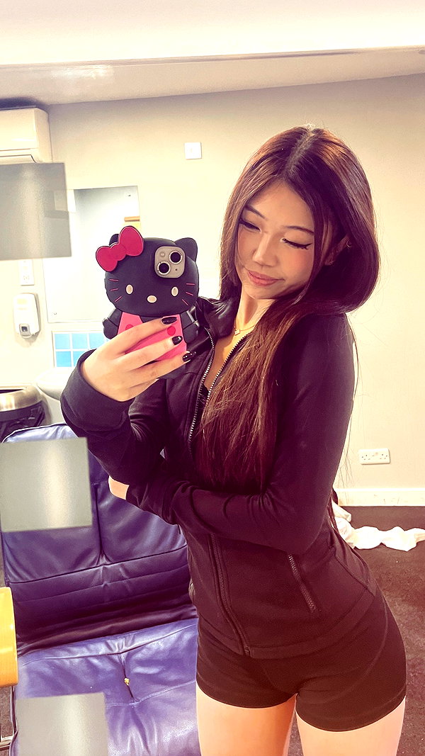 joycee.e instagram image archive image