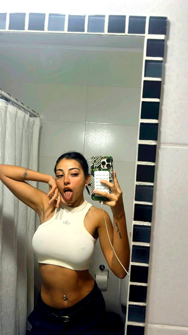 just_lironi instagram image archive image