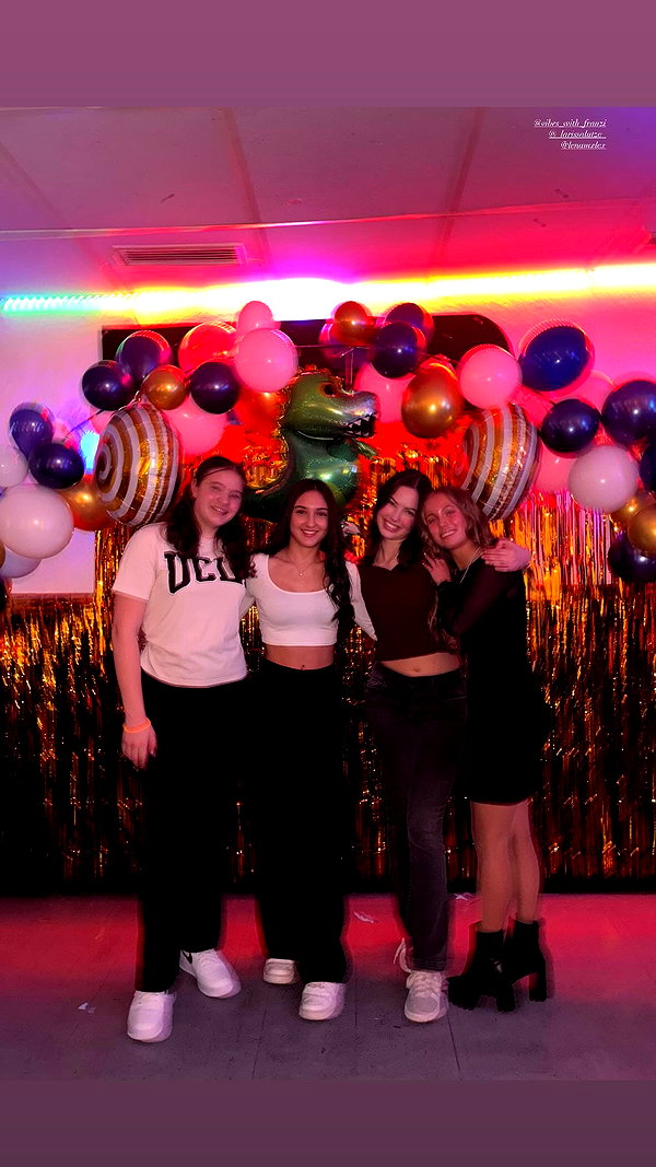 justfranzi.x instagram image archive image
