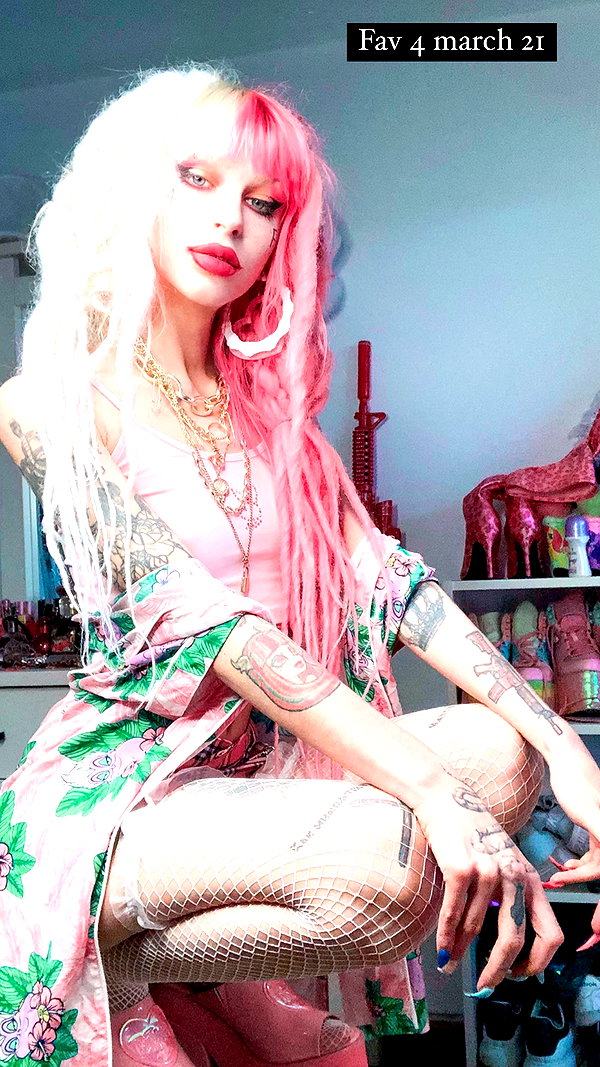 kriiizellda instagram image archive image