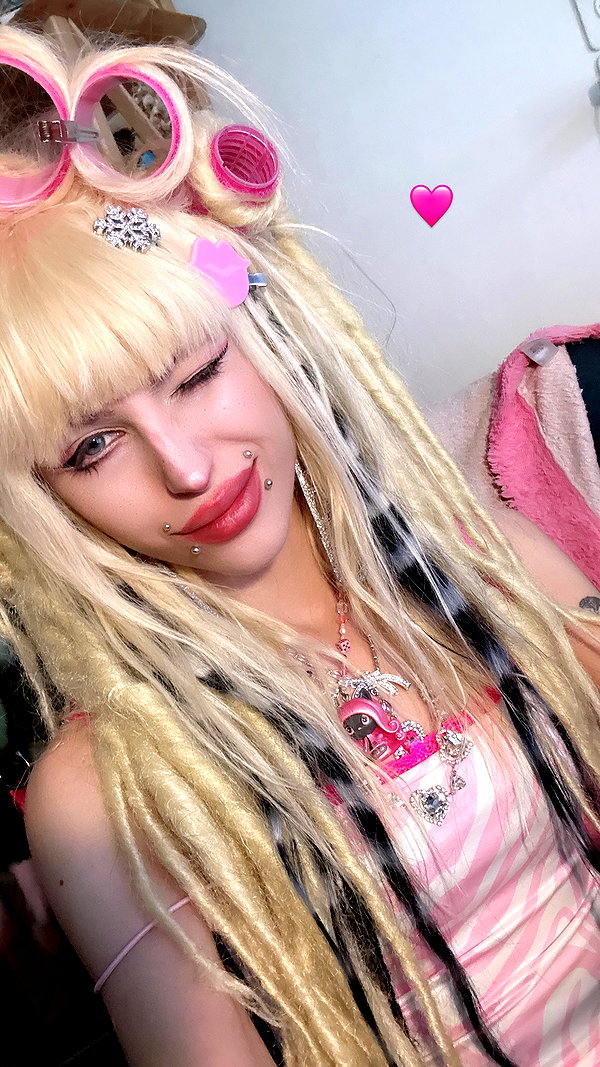 kriiizellda instagram image archive image