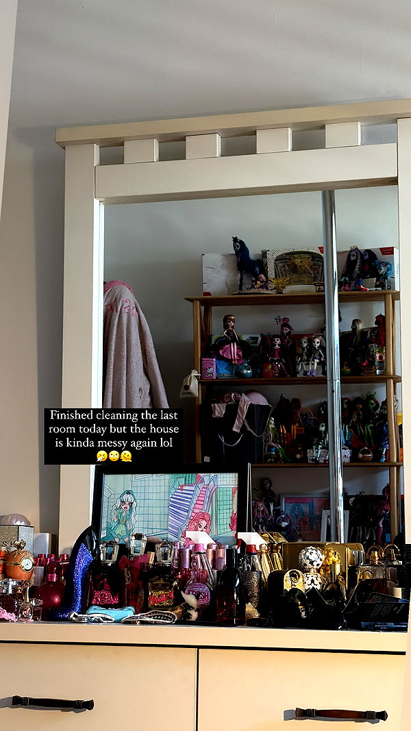 kriiizellda instagram image archive image
