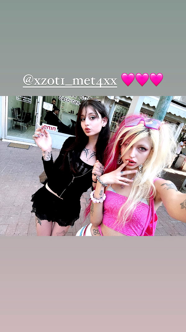 kriiizellda instagram image archive image