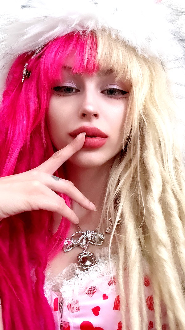 kriiizellda instagram image archive image