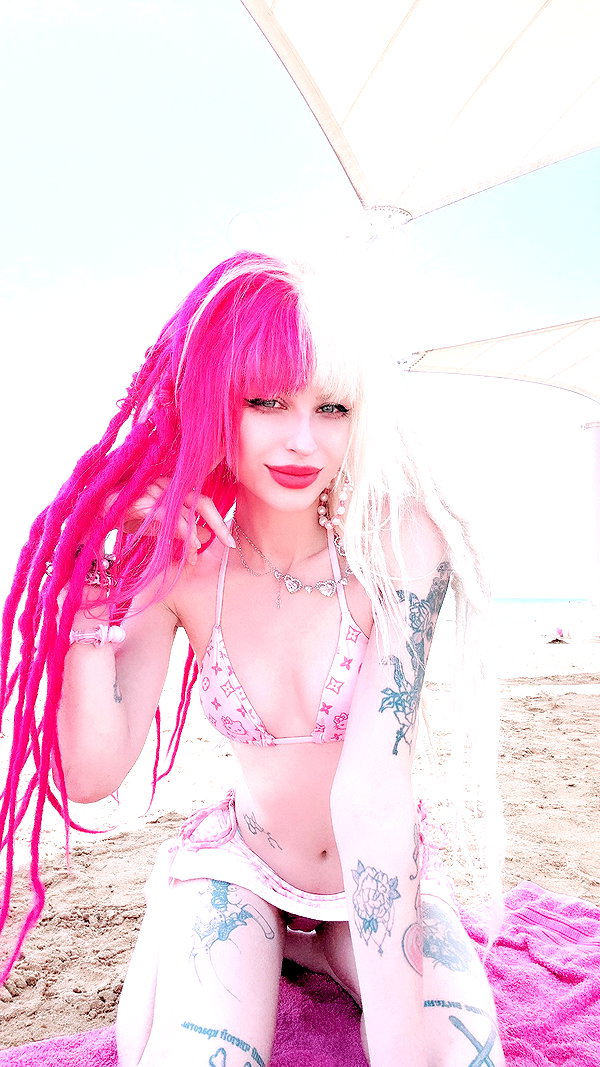 kriiizellda instagram image archive image