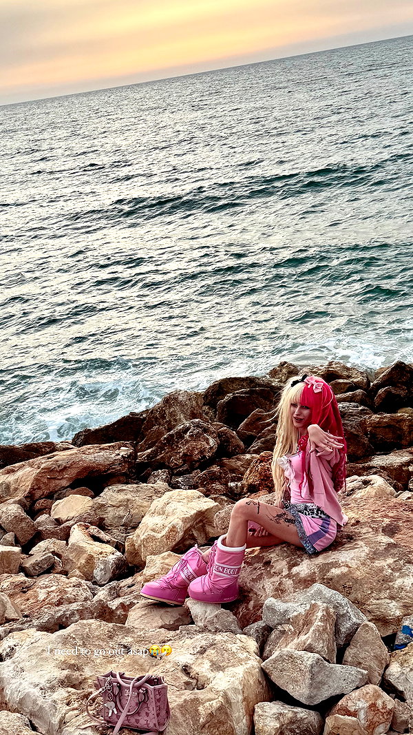 kriiizellda instagram image archive image