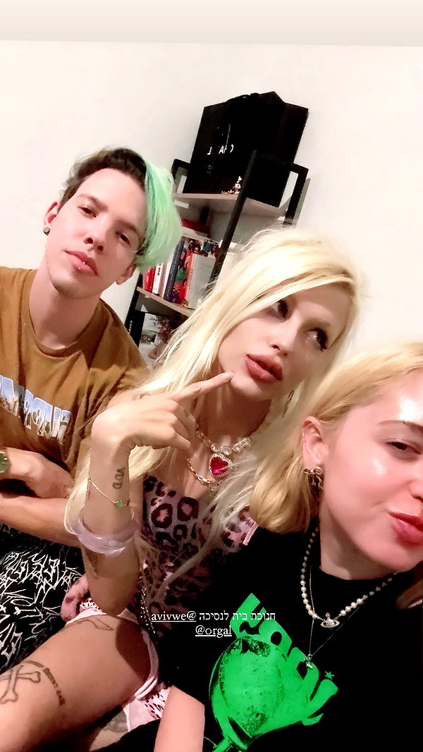 kriiizellda instagram image archive image