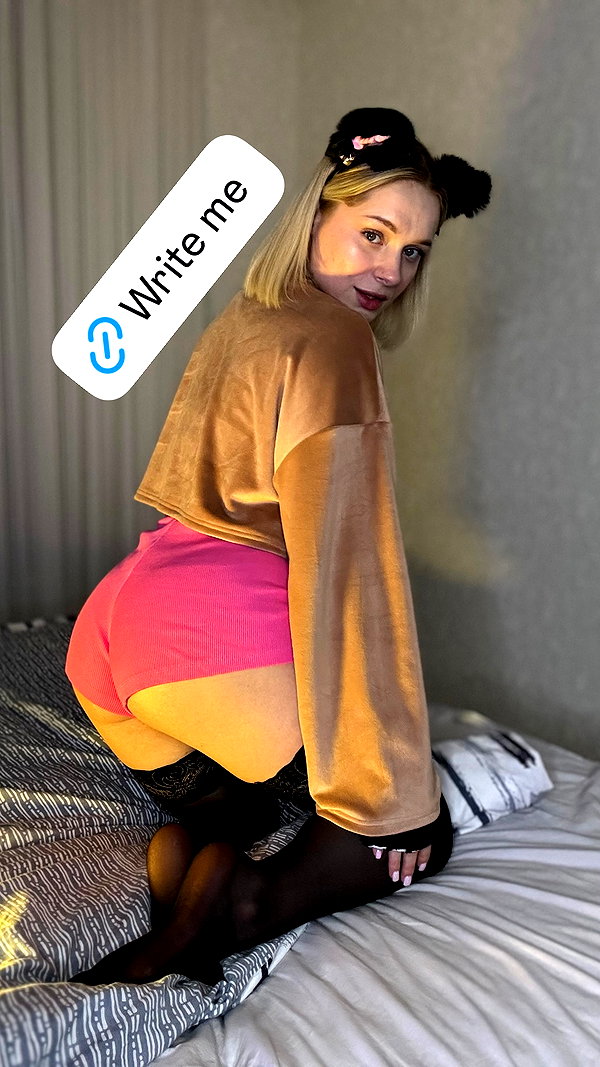 lana_kitten__ instagram image archive image
