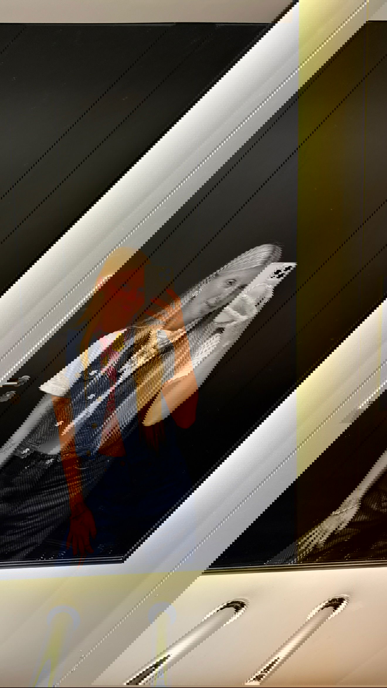 laniskot instagram image archive image