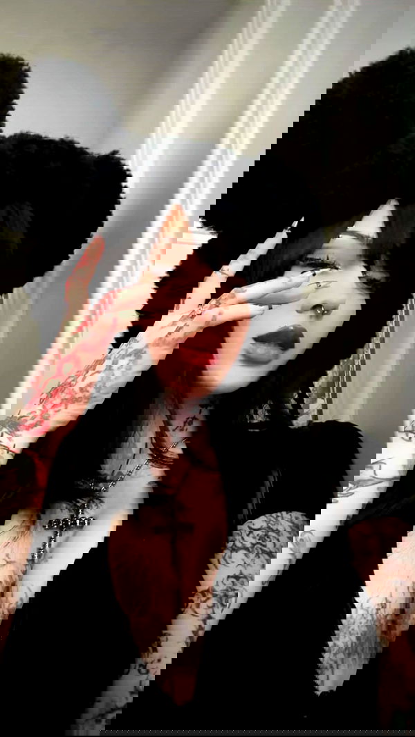 laurinchhhe image ~ Altpins