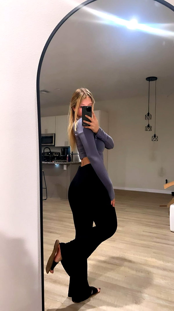 leahsylvander instagram image archive image