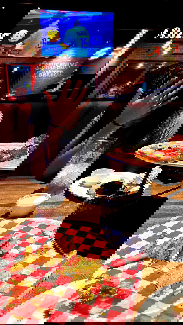 lesliem4rtinez lesliem4rtinez archive image