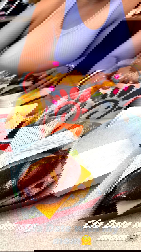 lesliem4rtinez lesliem4rtinez archive image