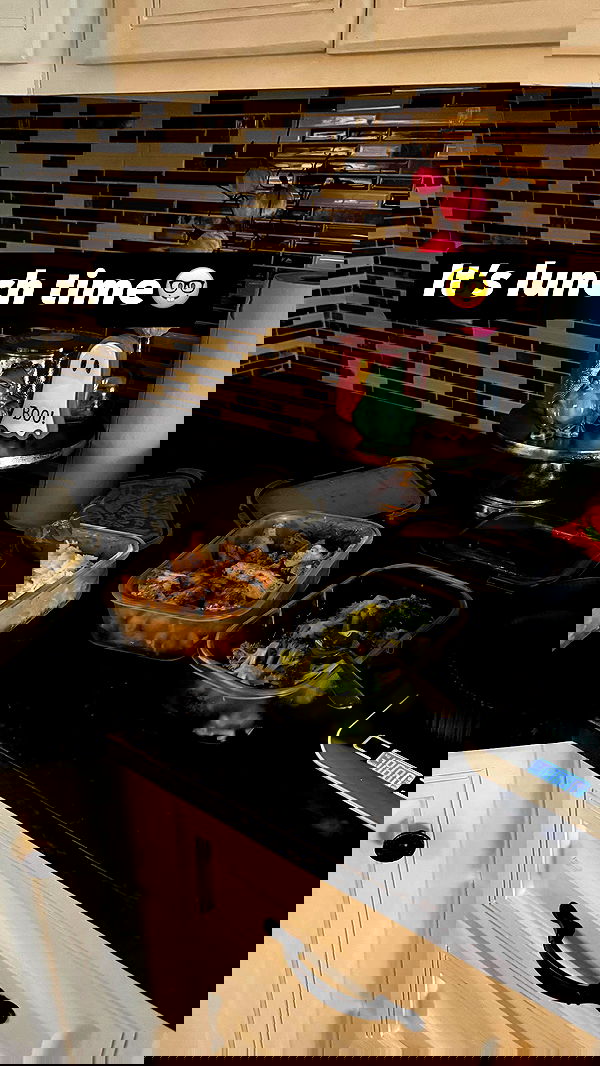 lesliem4rtinez lesliem4rtinez archive image