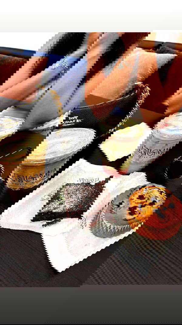 lesliem4rtinez lesliem4rtinez archive image