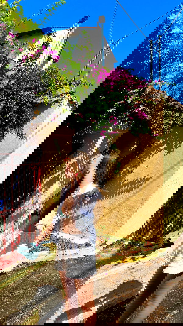 lia_abramovich image ~ Altpins