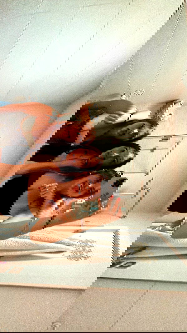 lia_abramovich image ~ Altpins