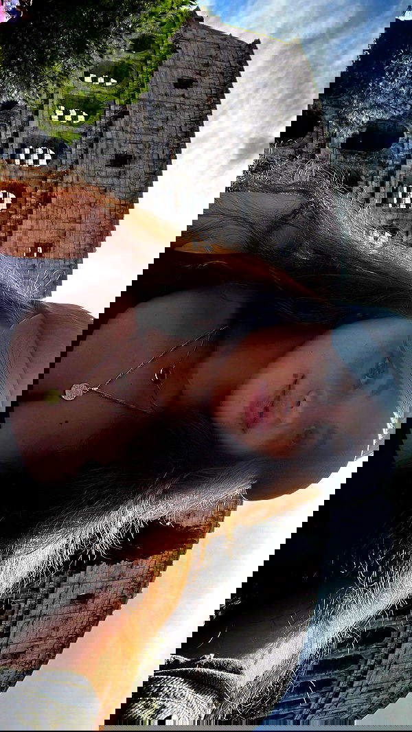 lia_abramovich image ~ Altpins