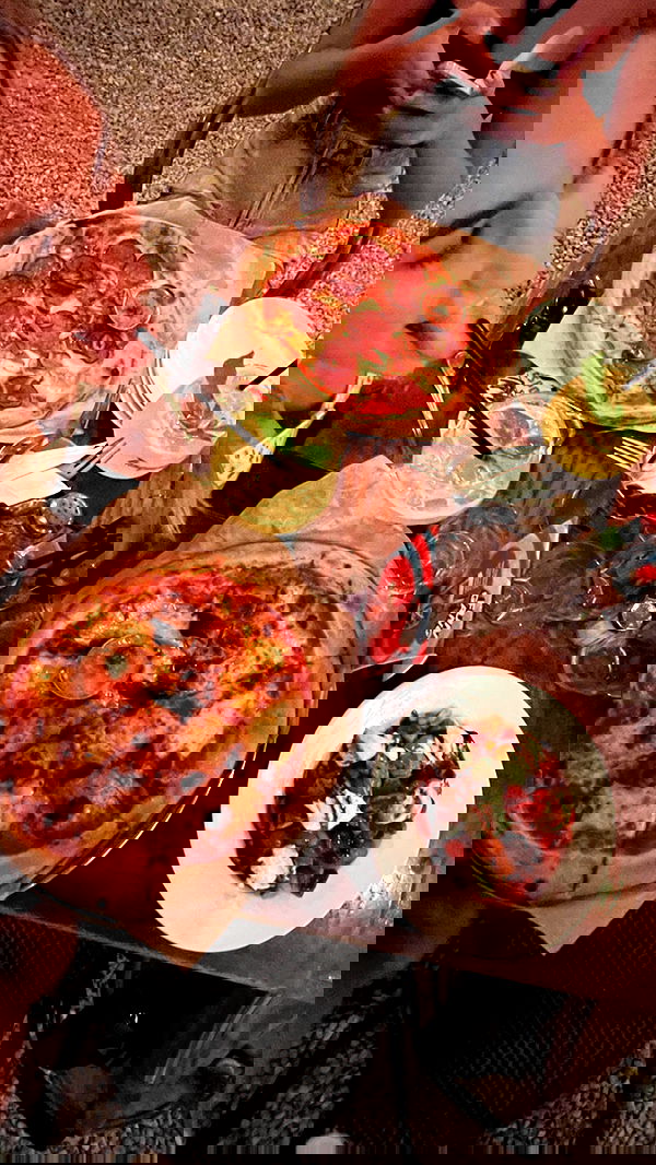 lia_abramovich image ~ Altpins