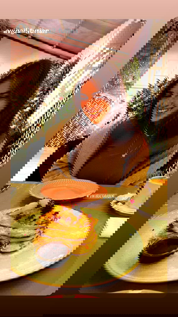 lia_abramovich image ~ Altpins