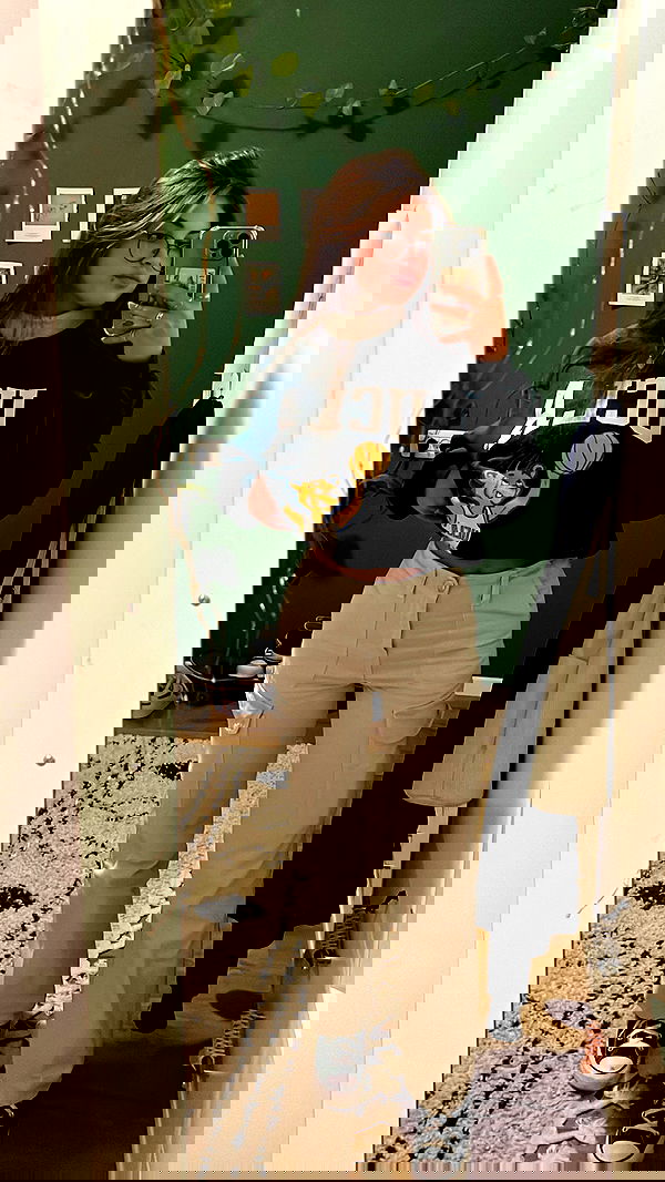 lia_abramovich image ~ Altpins